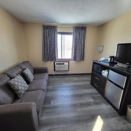 Howard Johnson By Wyndham Waterloo/Cedar Falls Ngoại thất bức ảnh