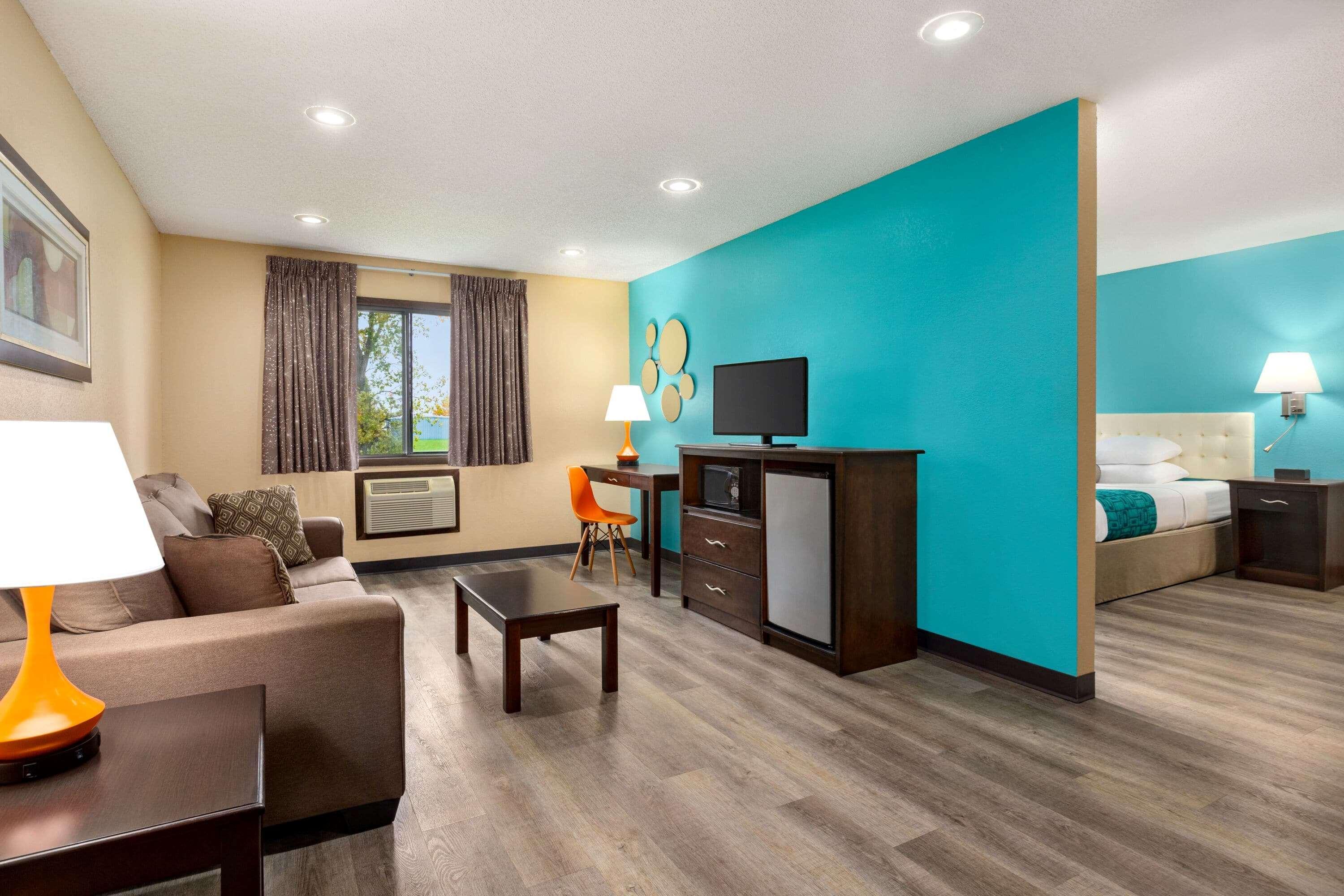 Howard Johnson By Wyndham Waterloo/Cedar Falls Ngoại thất bức ảnh
