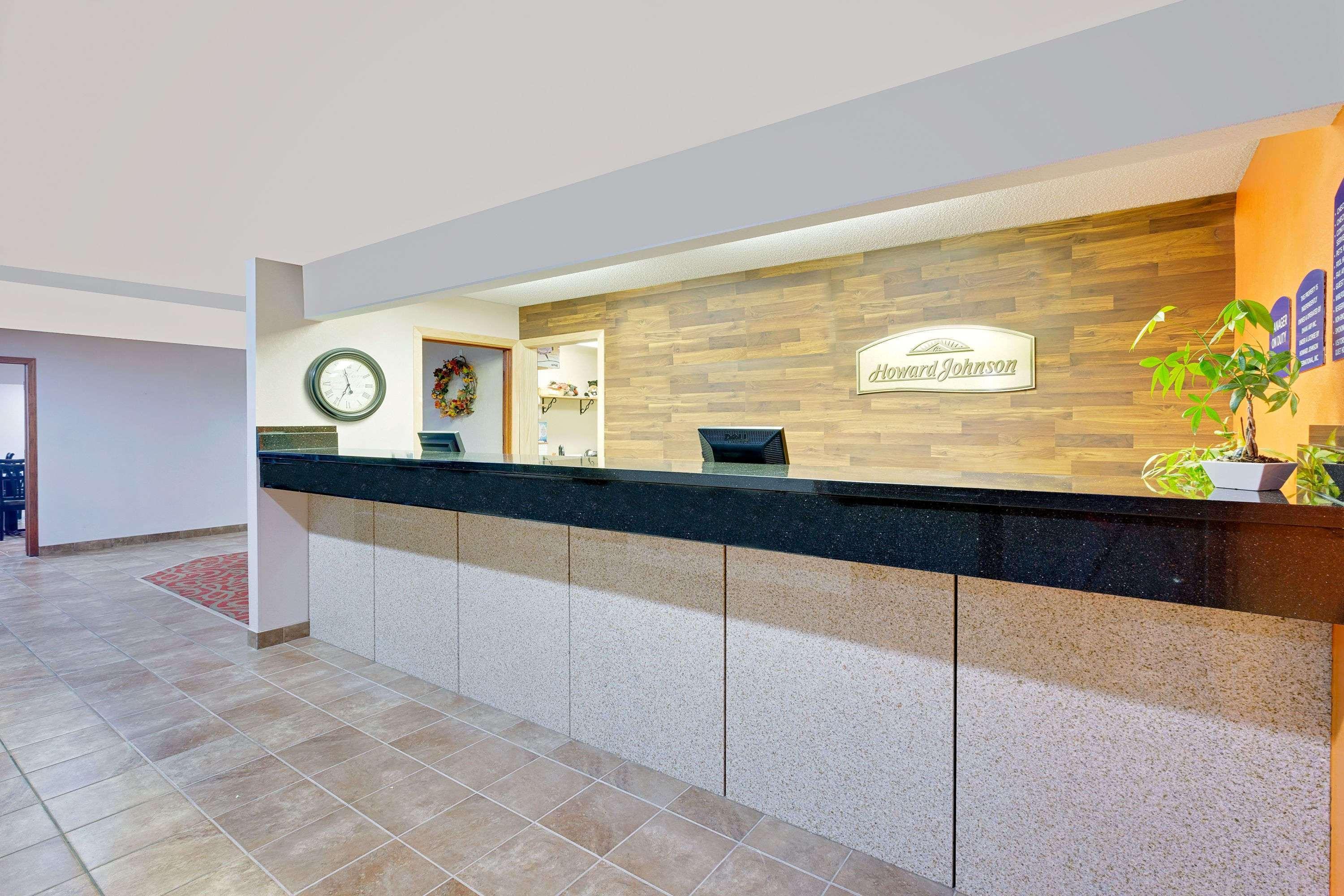 Howard Johnson By Wyndham Waterloo/Cedar Falls Ngoại thất bức ảnh