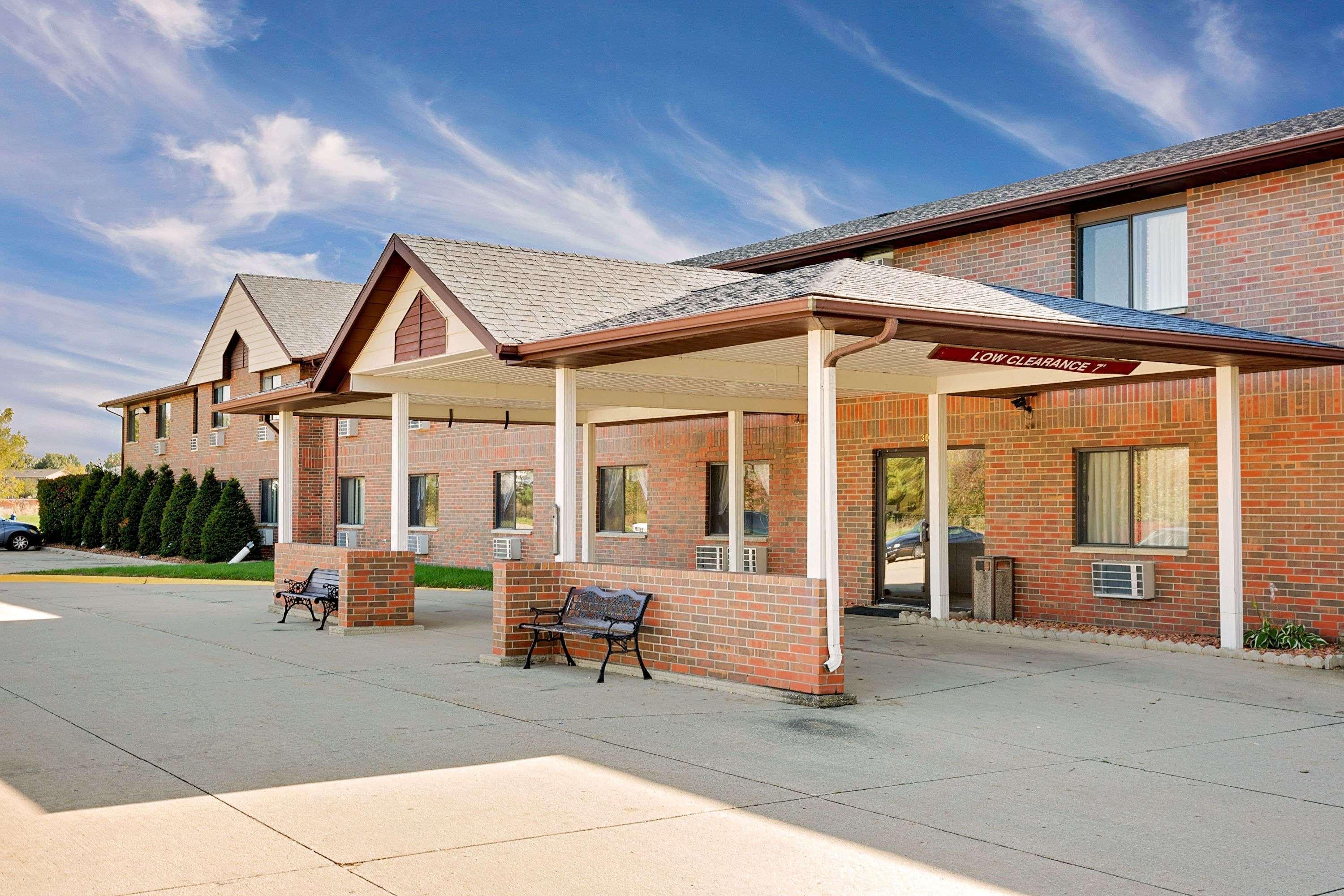 Howard Johnson By Wyndham Waterloo/Cedar Falls Ngoại thất bức ảnh
