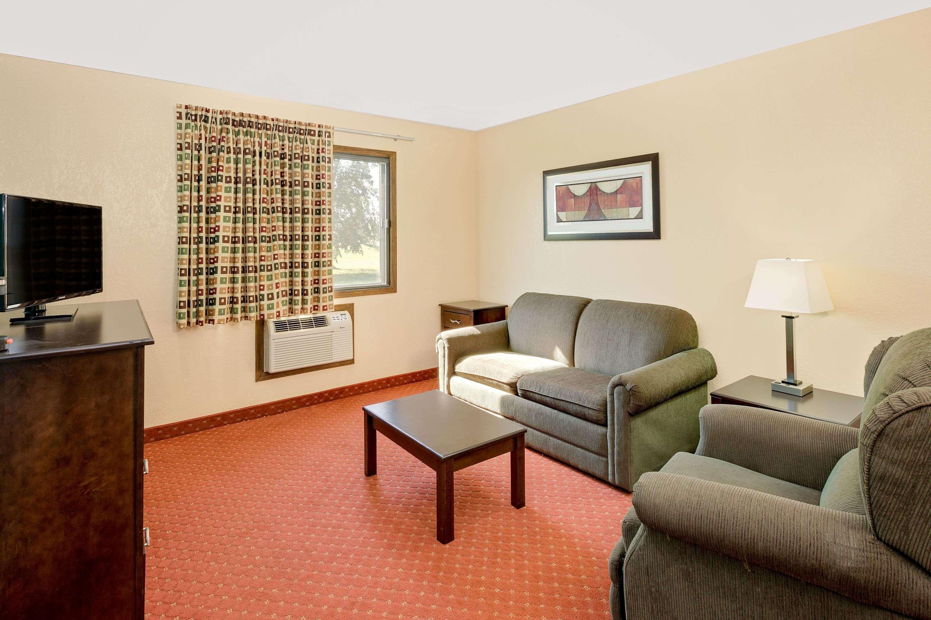 Howard Johnson By Wyndham Waterloo/Cedar Falls Ngoại thất bức ảnh